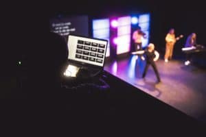Marketing Híbrido en Teatros: Digital y Presencial Juntos